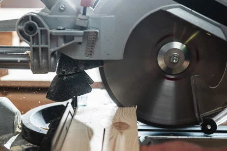 guide-dachat-comment-choisir-la-meilleure-scie-circulaire-a-onglet