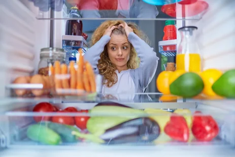 mon-frigo-fait-du-bruit-causes-et-solutions-a-decouvrir