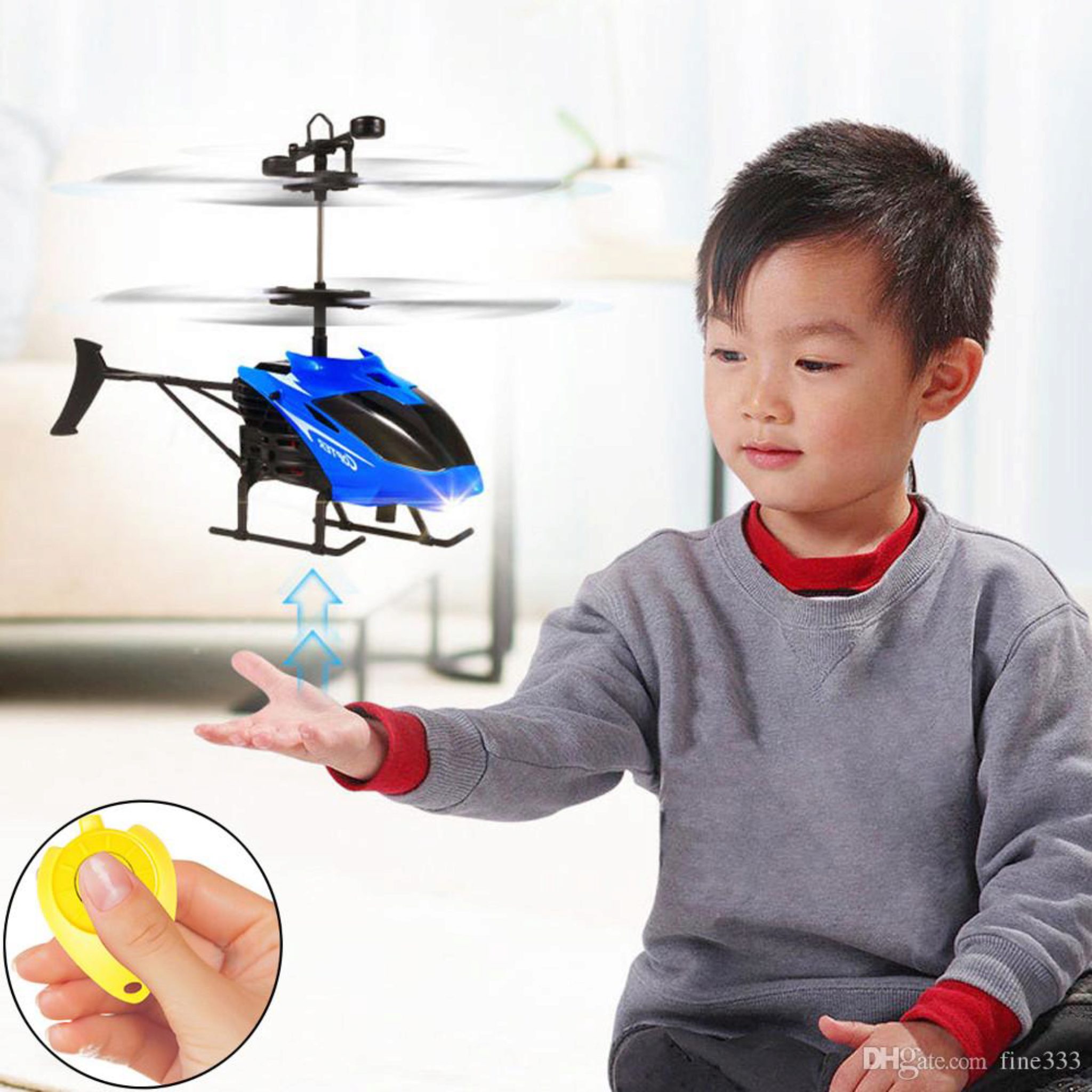 Mini hélicoptère RC à induction infrarouge avec lumière clignotante et télécommande Cadeau pour enfants et adultes 